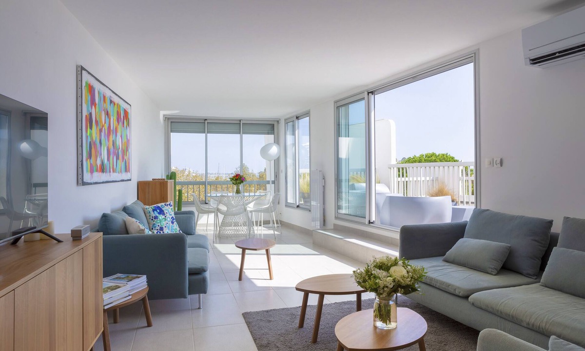 Le Couchant Apartment | 100% Air-Conditioned, Minimalist Luxury Apartment with Ocean View, 300 m from the Beach