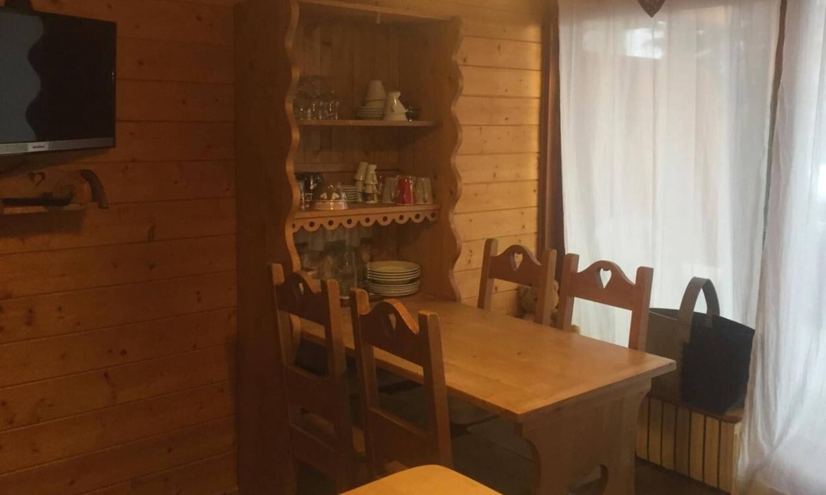 Le Chinaillon Apartment | 100m from resort center, 1st floor, view ski slopes/mountain, terrace, ski locker, 20m²