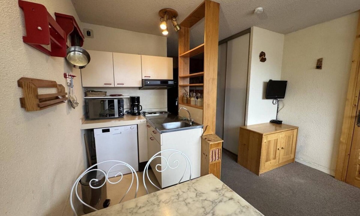 Chantemerle Apartment | 10m from resort center, 2nd floor, balcony, tv, 26m², Serre Chevalier