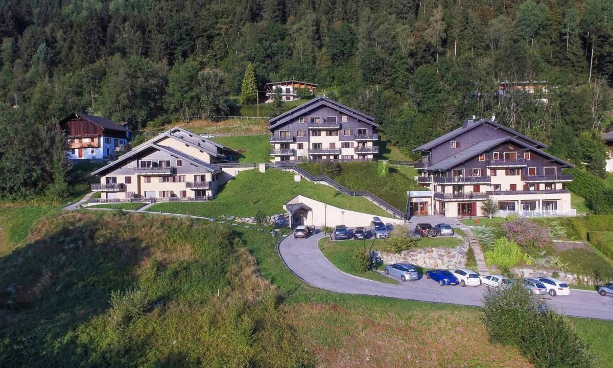Saint-Gervais-les-Bains Apartment | 1st floor, swimming pool, balcony, parking, tv, ski locker, 42m², Saint Gervais