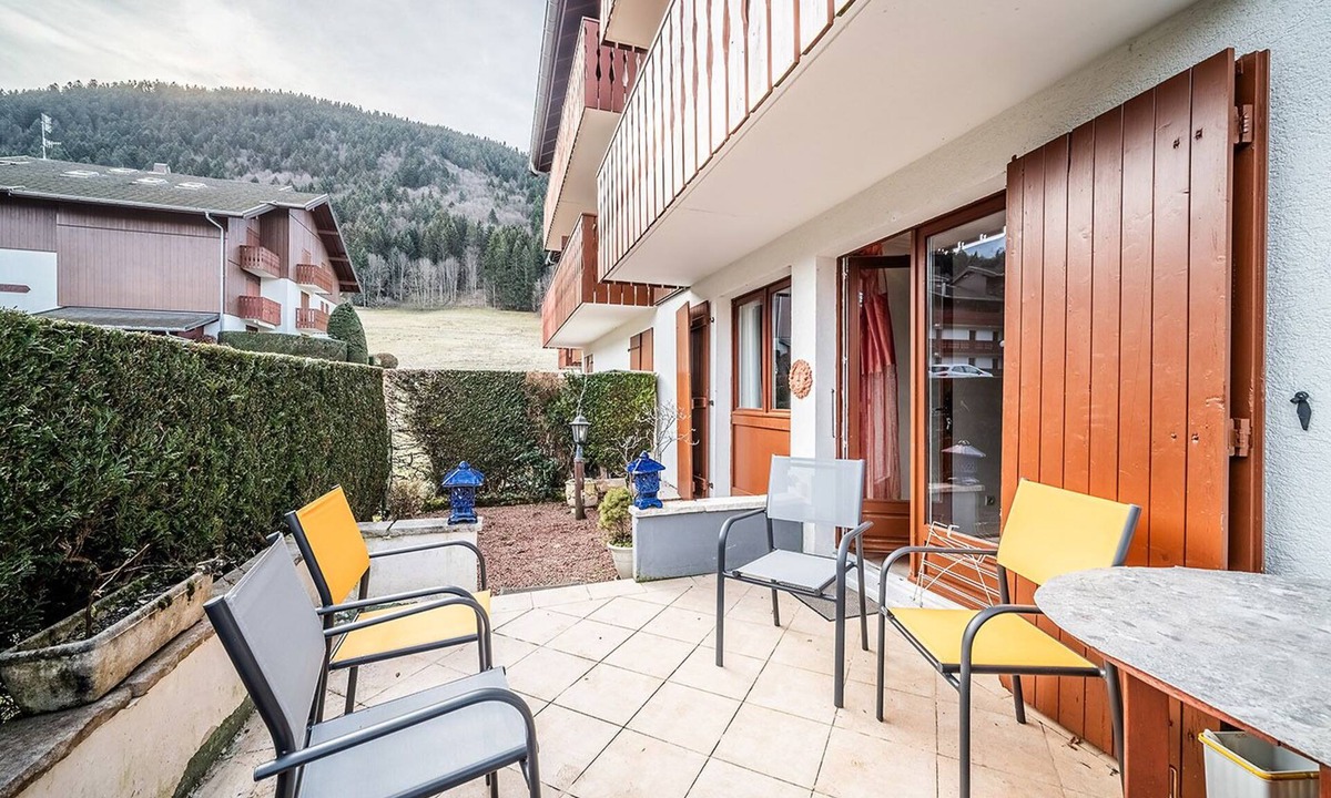 Bernex Apartment | 2-room apartment overlooking the dent d'oche with terrace