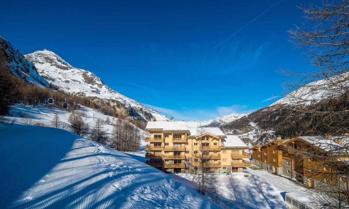 Les Boisses Apartment | 200m from resort center, 5th floor, swimming pool, sauna, hammam, balcony, tv, ski locker, 78m²