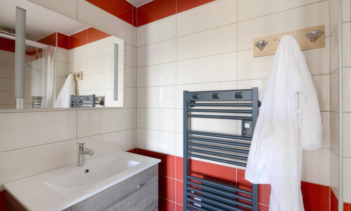 Bellentre Apartment | 2nd floor, view mountain, tv, ski locker, 72m², Montchavin La Plagne
