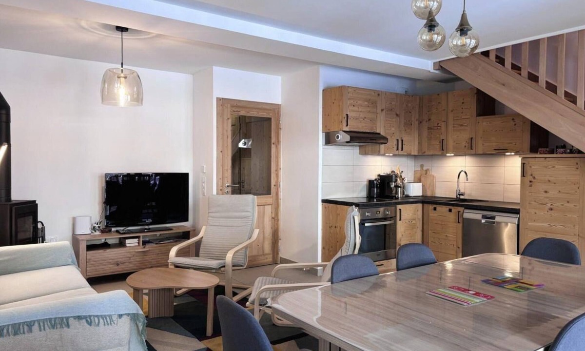 Pralognan-la-Vanoise Apartment | 300m from resort center, 2nd floor, tv, 91m², Pralognan-la-Vanoise