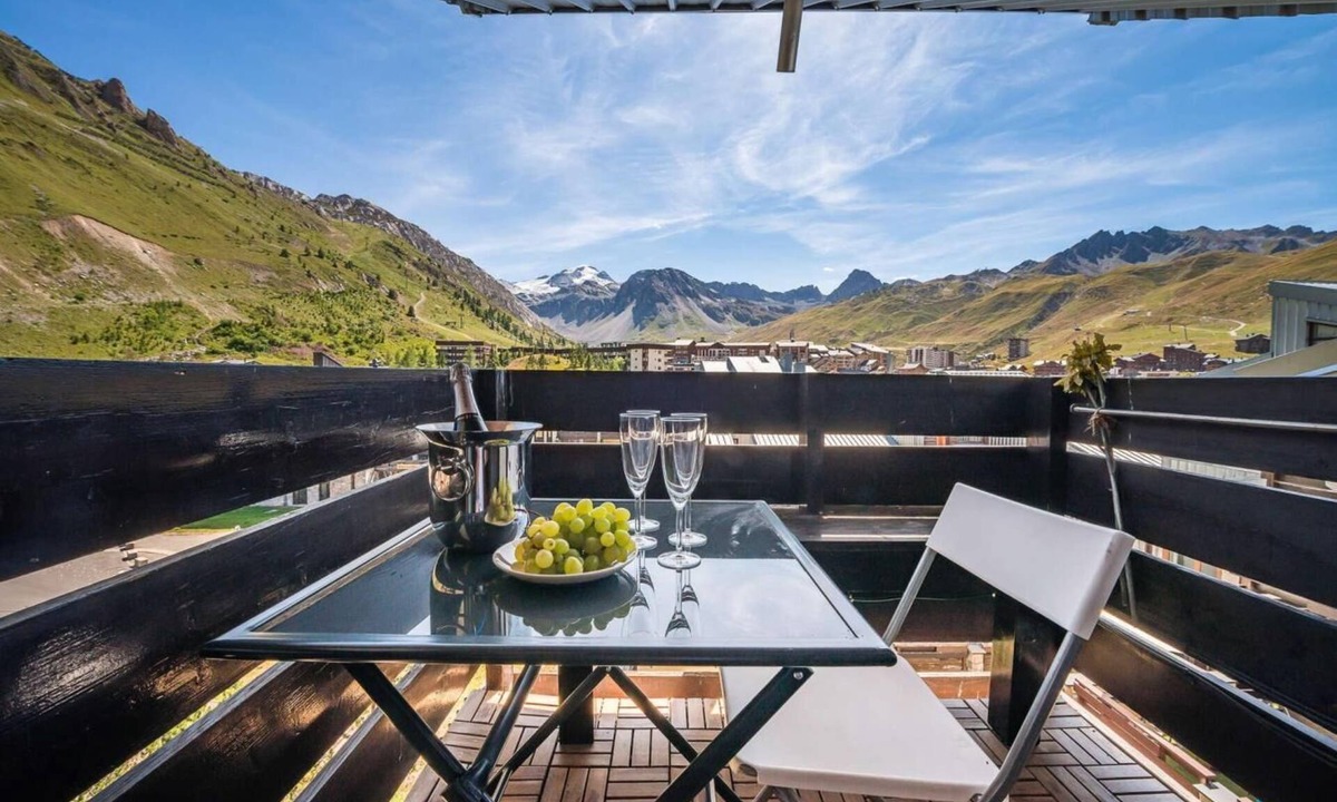 Le Lavachet Apartment | 300m from resort center, 1st floor, terrace, tv, ski locker, 38m², Tignes