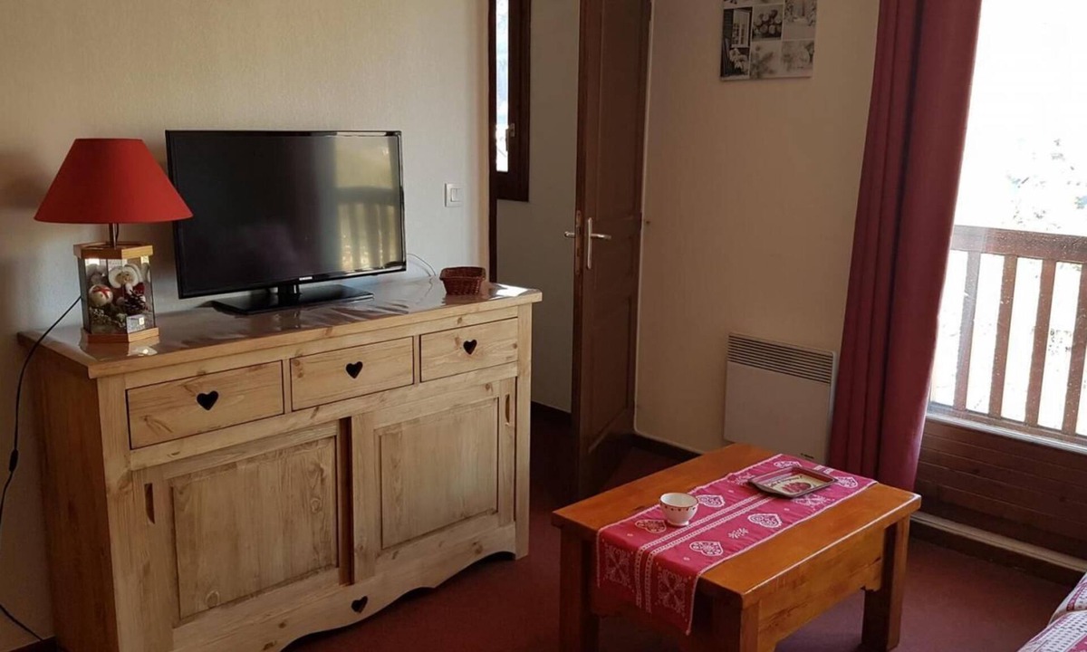 Valloire Apartment | 350m from resort center, 3rd floor, swimming pool, 37m², Valloire