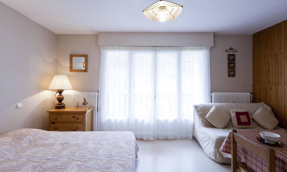 Brides-les-Bains Apartment | 50m from resort center, 5th floor, view mountain, balcony, parking, tv, 31m², Brides Les Bains