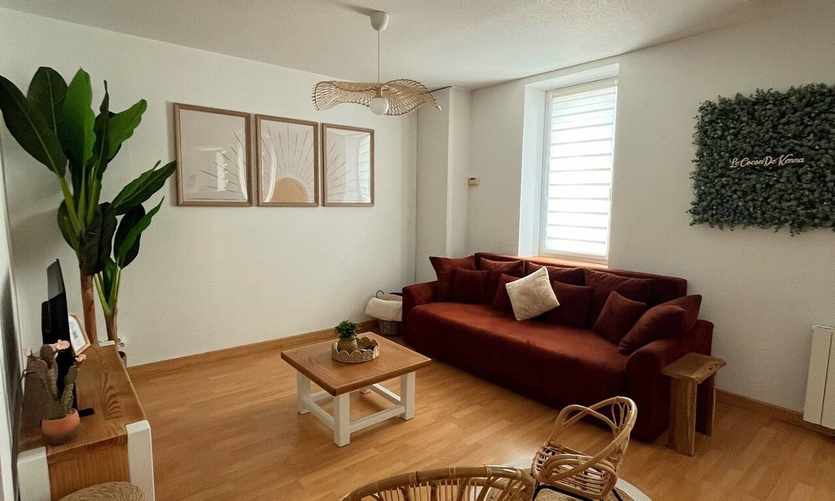 Dompierre-sur-Besbre Apartment | 8 minutes from LE PAL Park - Le Cocon de Kenna