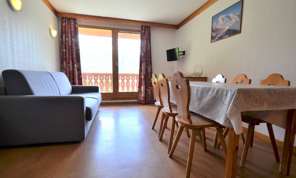 Les Bruyeres Apartment | 8-person 65m² ski-in/ski-out apartment, pets allowed