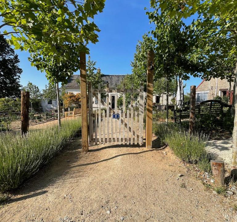 Arnac-la-Poste Bed & Breakfast | A la terre ferme