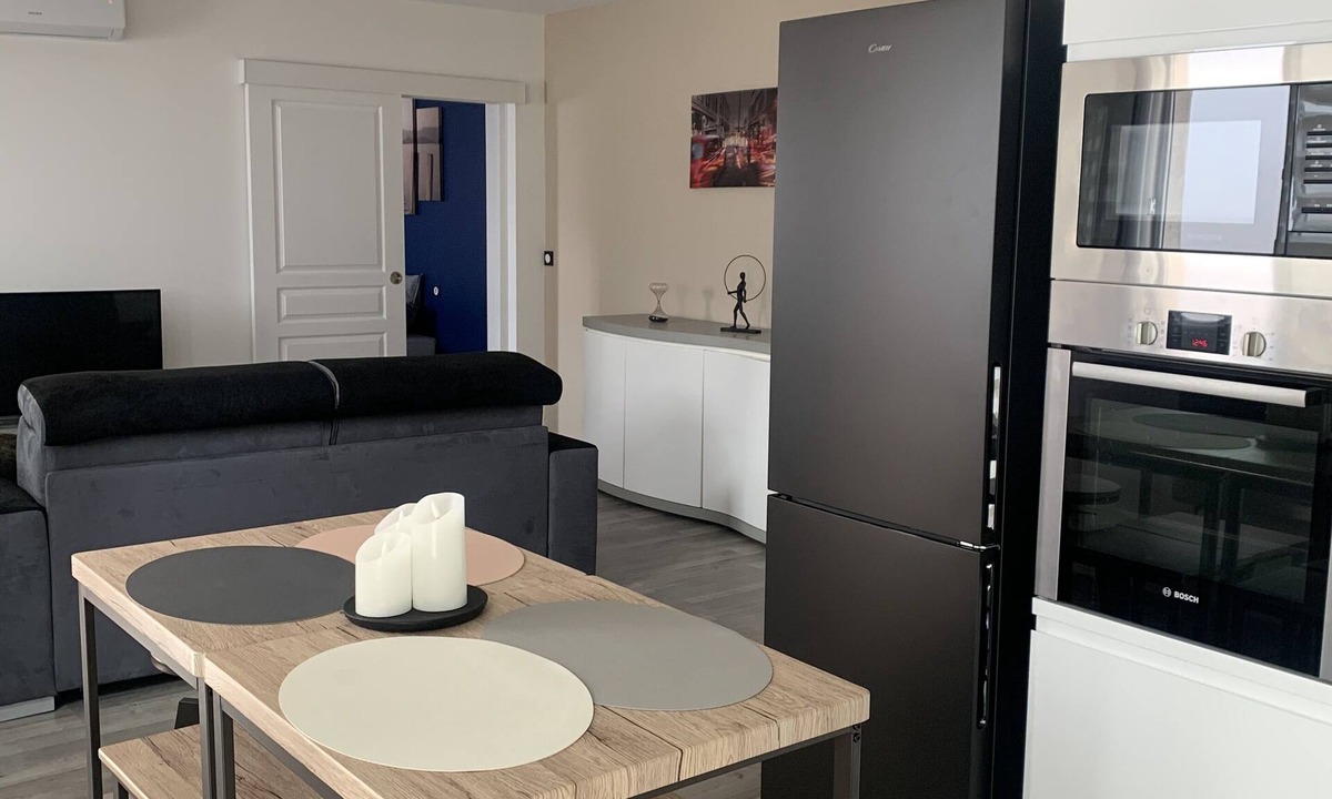 Decines-Charpieu House | Accommodation near the OL stadium
