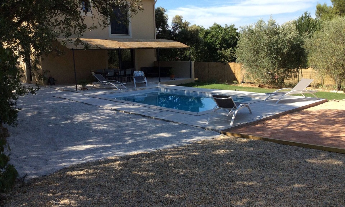 Maubec House | Air-conditioned villa, private swimming pool not shared and heated facing the Luberon .