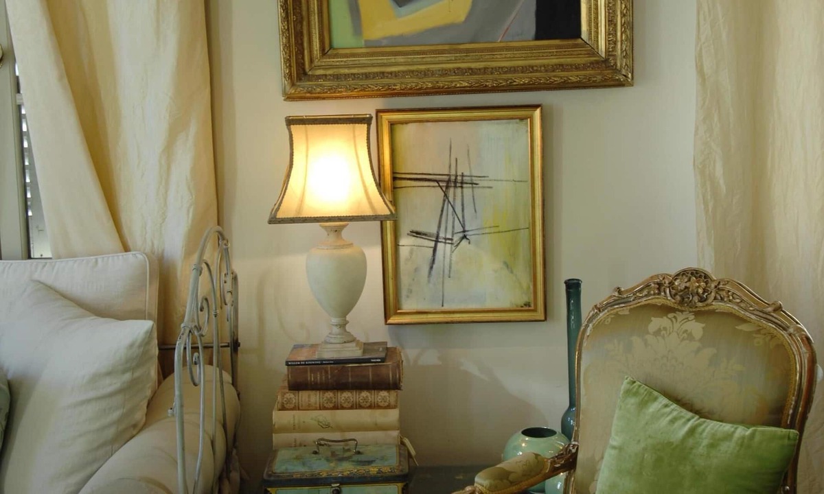 Couronne Urbaine Apartment | AIX-QUISITE! A/C 18TH C APT IN GREAT LOCATION IN HISTORICAL CENTER, W PARKING!
