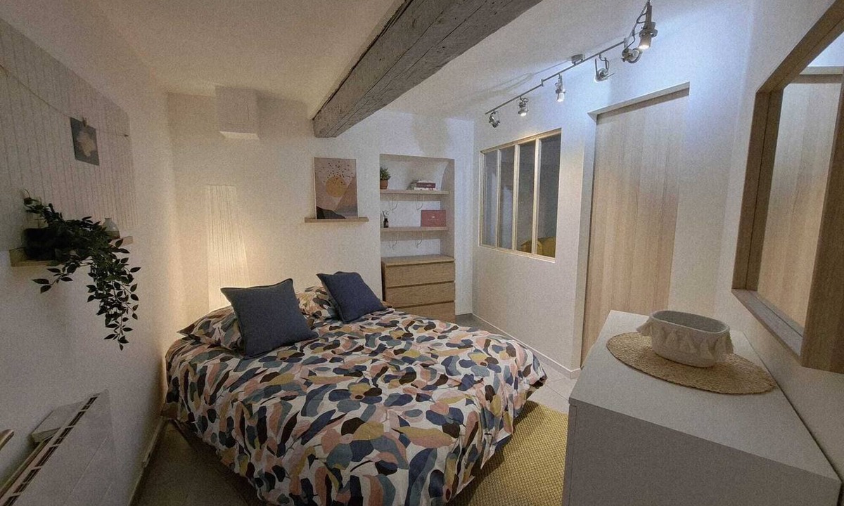 Villeneuve Apartment | AnnaFlore House