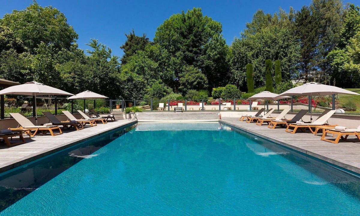 Ferney-Voltaire Apartment | Apartment for 2 people with pool view