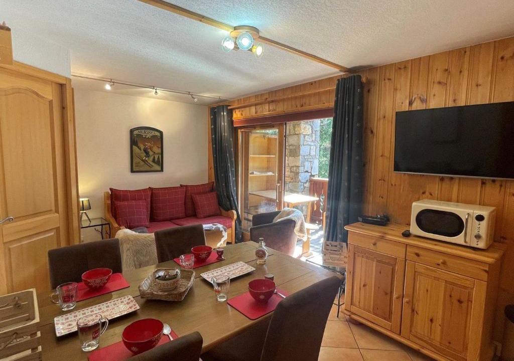 Meribel Apartment | Appartement 2 pièces cabine pour 4 à Méribel avec parking couvert - FR-1-411-677