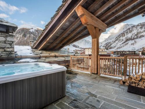 Val-d'Isere Apartment | Appartement de luxe avec jacuzzi, terrasse et cheminée - 10 personnes - FR-1-567-97