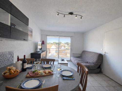 Saint-Brevin-l'Ocean Apartment | Appartement T2 avec balcon, à 100m de la plage et proche des commerces à Saint-Brevin-les-Pins - FR-1-364-93