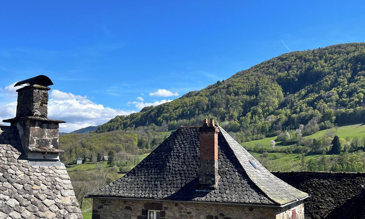 Le Vaulmier House | Authentic Cantalien house with garden and view of Puy Mary