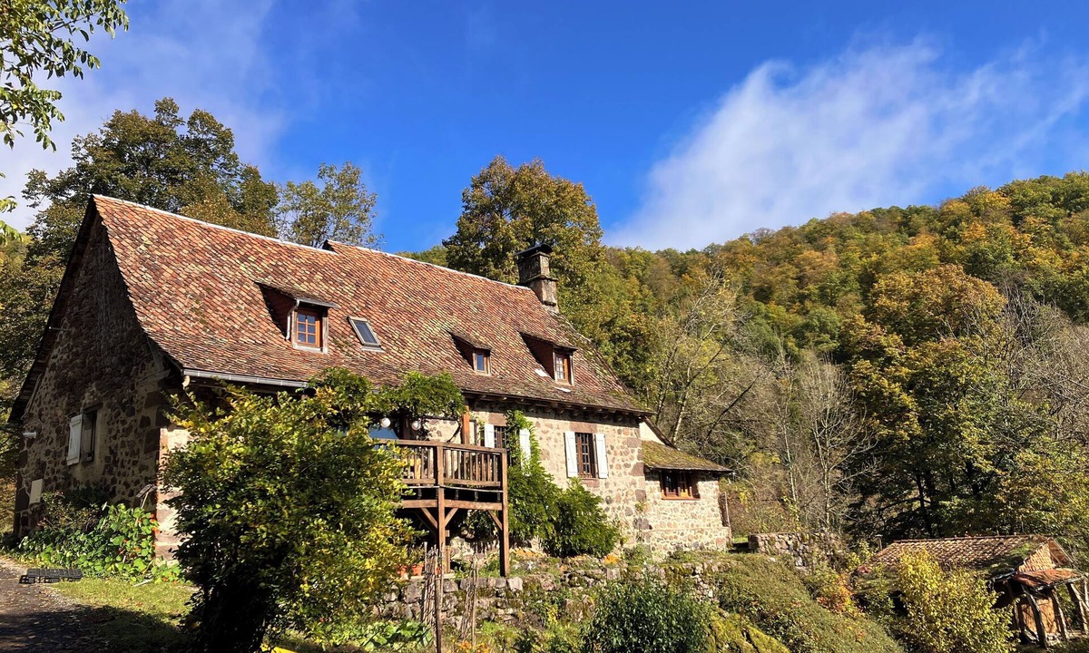 Vic-sur-Cere House | Authentic, family-run Auvergne house in a unique setting.