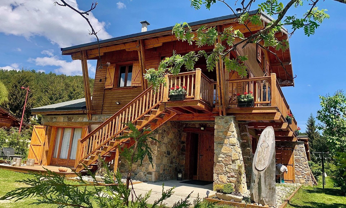 Bolquere Ski Chalet | AUTHENTIQUE HAUT DE CHALET 8 pers Cheminée Jardin Ski et Randonnées FONT ROMEU