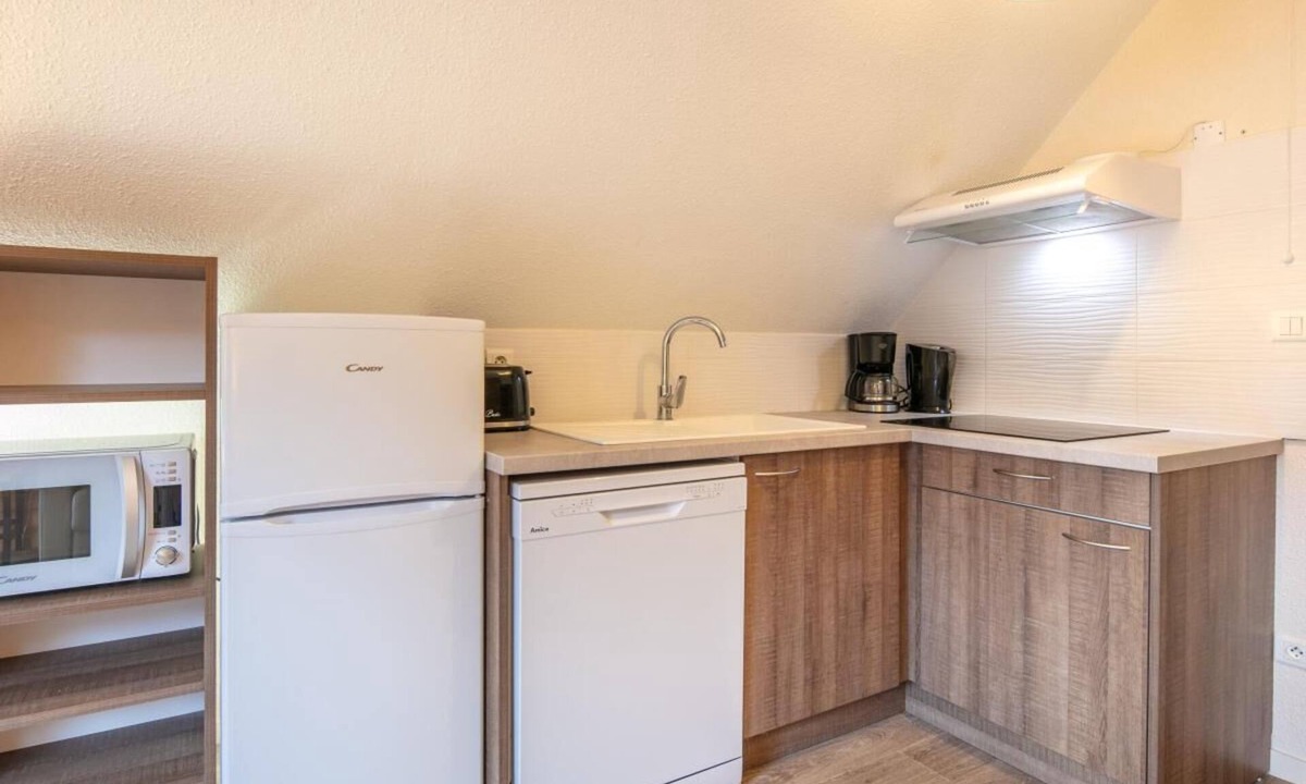 Saint-Colomban-des-Villards Apartment | Balcony, parking, ski locker, 33m², Saint Colomban des Villards