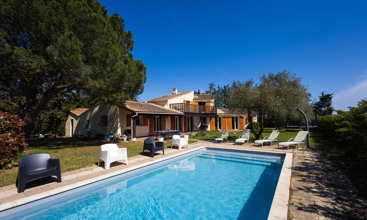 Trebes House | Bastide des Vignes: Private Pool and Tranquility on a Vineyard Estate