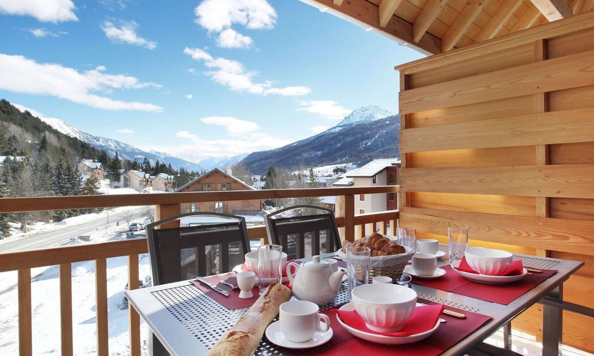 Le Serre Barbin Apartment | Beautiful apartment for 4 guests with WIFI, pool, TV, pets allowed and parking