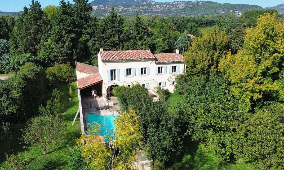 Aubignan Other | Beautiful Mas Provençal, Classified 4-star furnished holiday home with garden & swimming pool