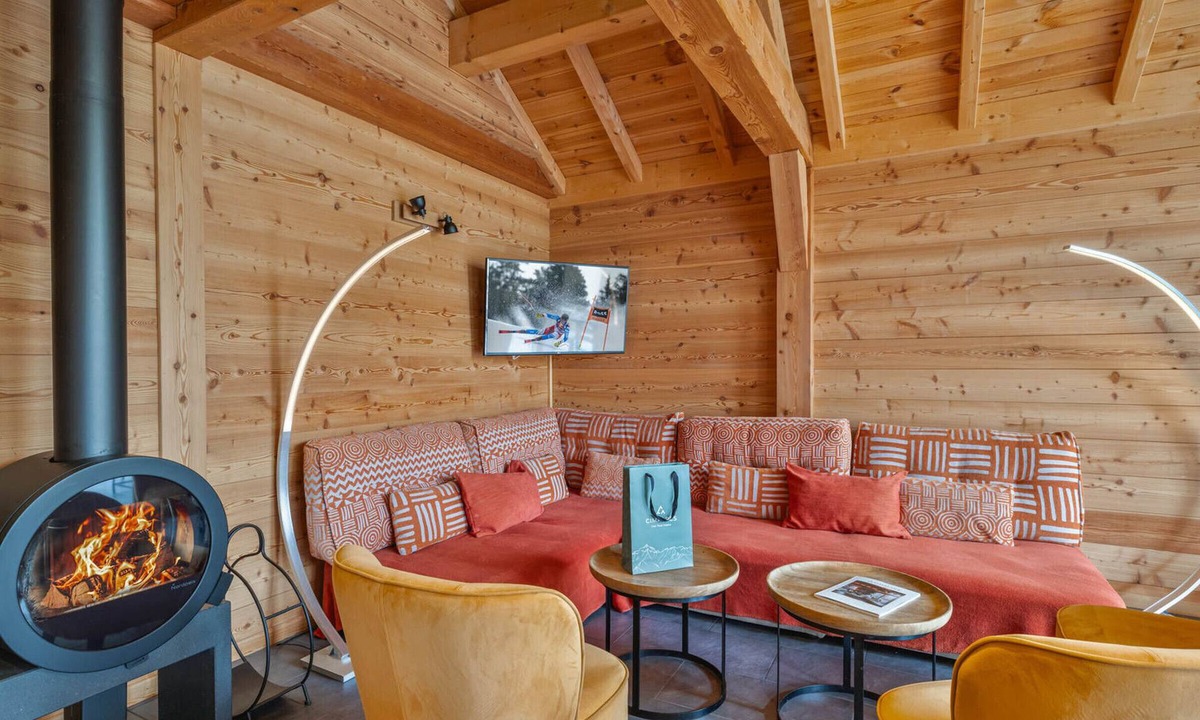 Monetier-les-Bains Ski Chalet | Bright chalet near village center with relaxing area