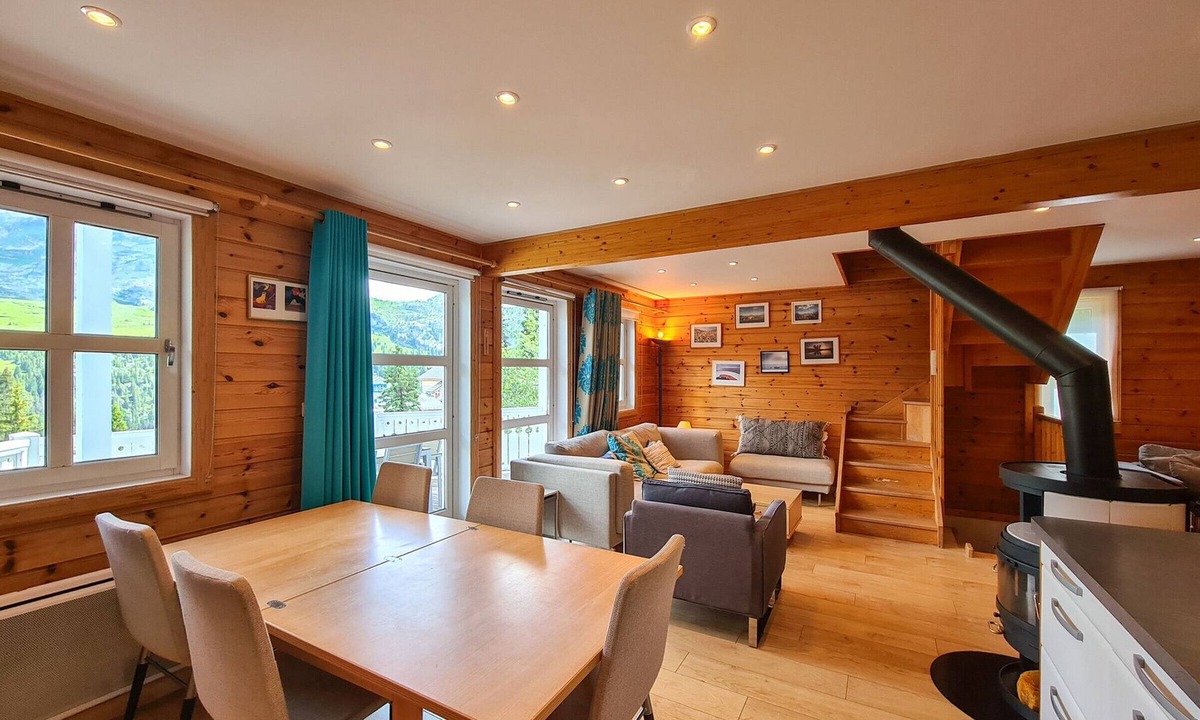 Flaine Ski Chalet | Bright chalet with wood stove and free WIFI - 6 to 8 people - Garage