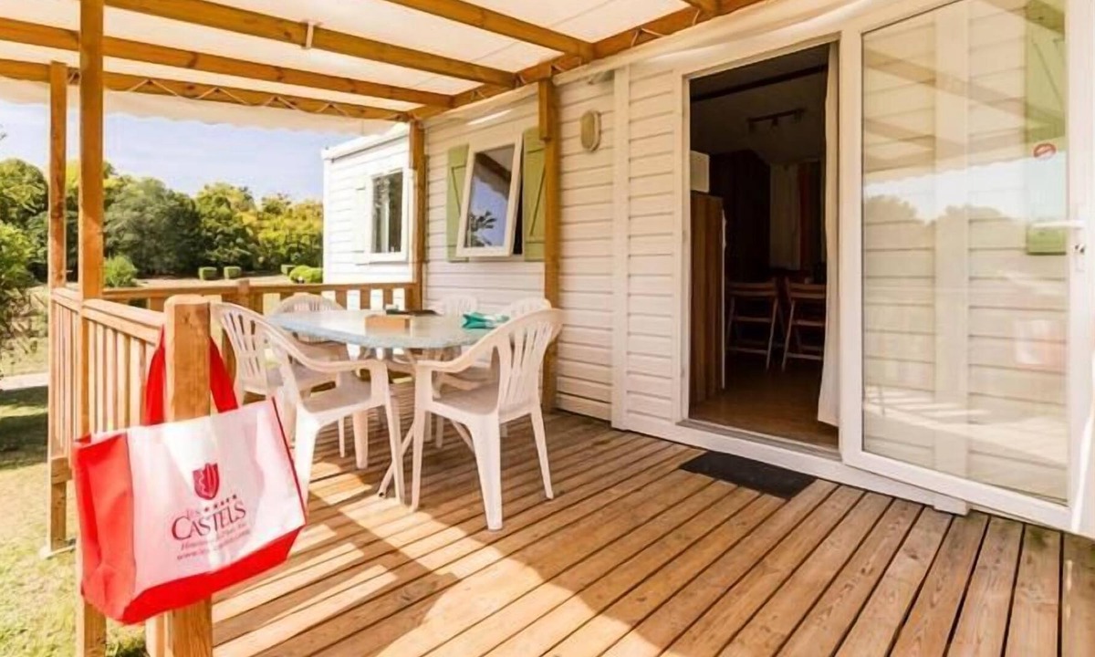 Ingrandes House | Camping Le Petit Trianon **** - Mobile Home 4 Rooms 6 People Confort