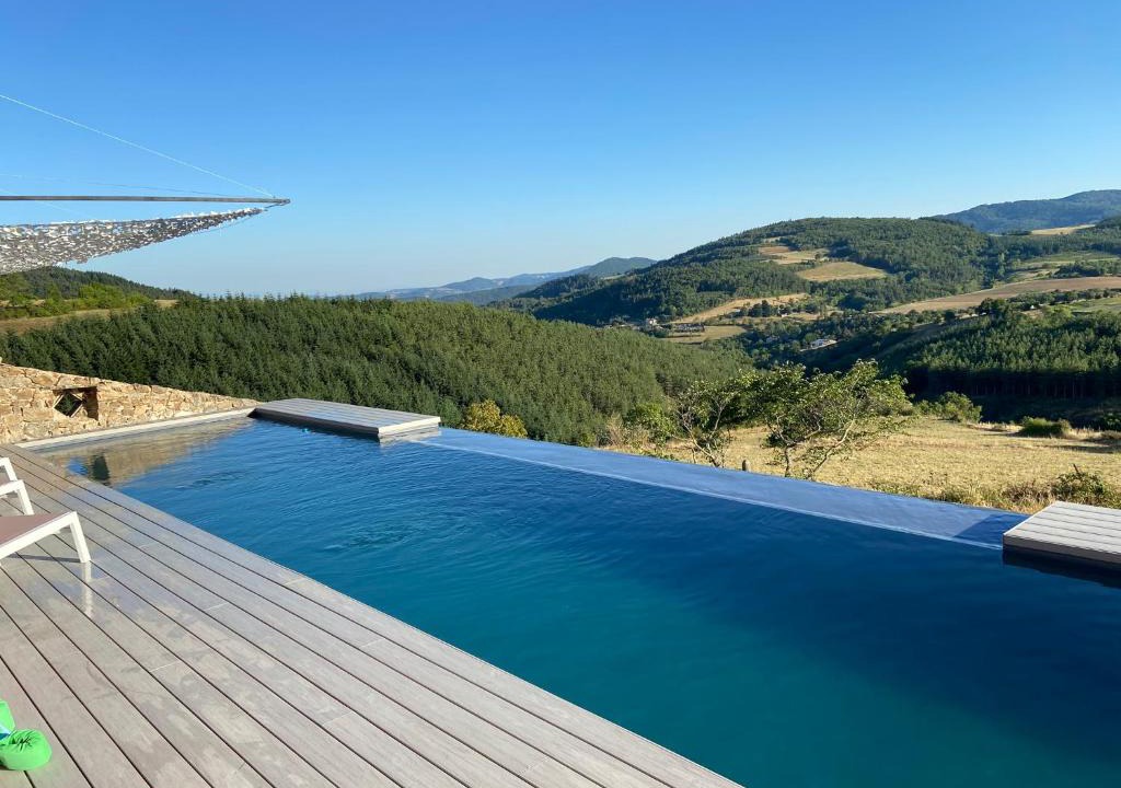 Vaudevant Villa | CASARIOU Les Bernards Villa Grande bâtisse 12p avec cheminée bain nordique billiard piscine