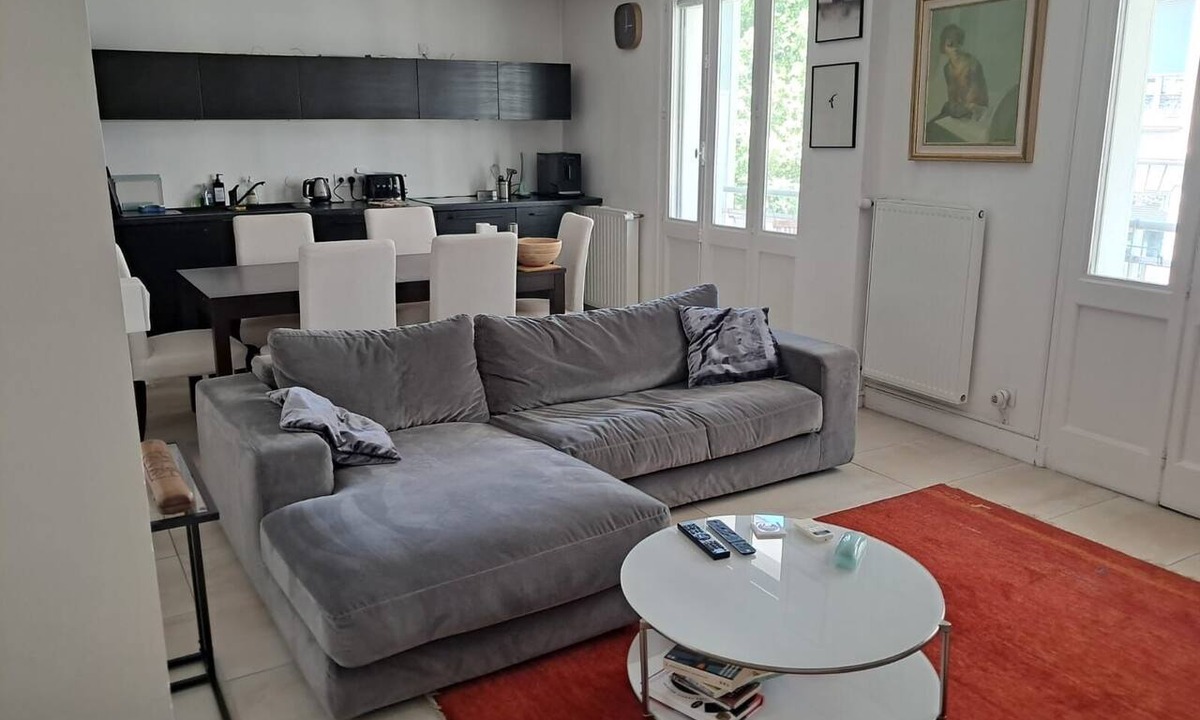 Yves Farge - Le Fleuve Apartment | Central and modern 100% air-conditioned apartment 5 minutes walk from the Rhone