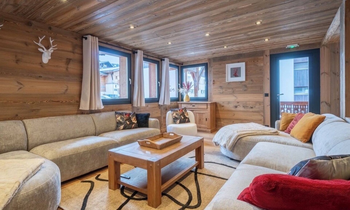 Les Gets Ski Chalet | Chalet 24 p Sauna/Jacuzzi close to the village center and ski lifts
