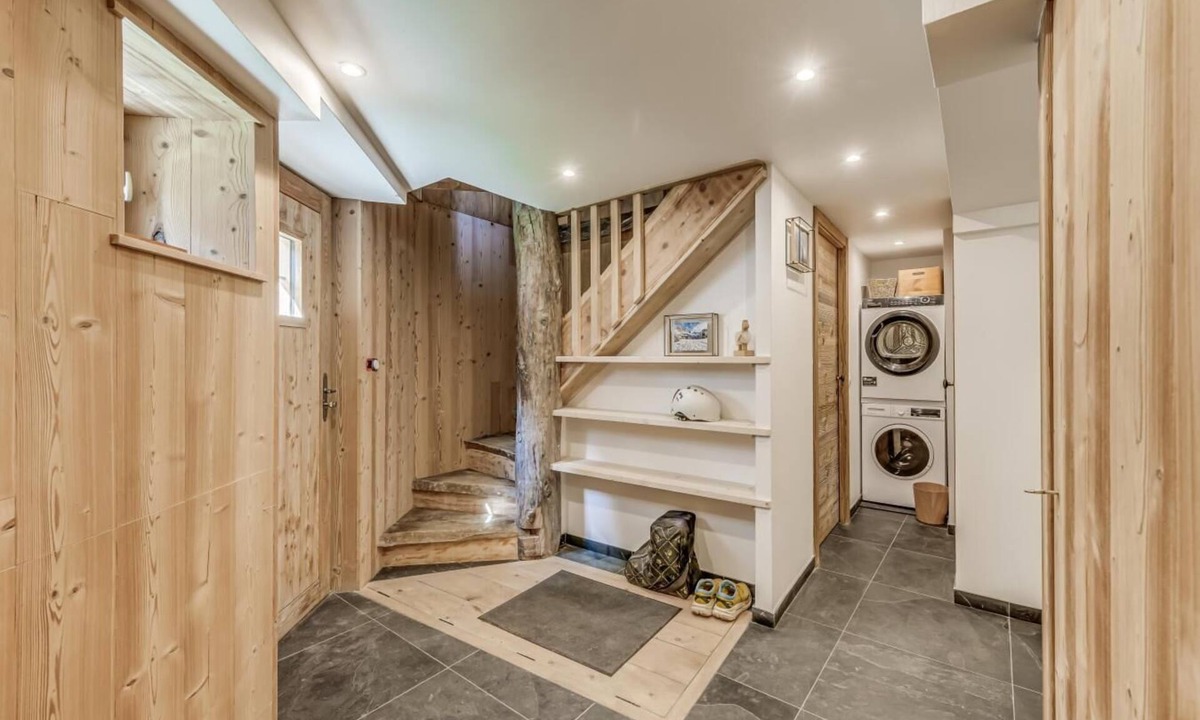 Les Brevieres Ski Chalet | Chalet, 50m from resort center, view mountain, terrace, fireplace or stove, tv, ski locker, 130m²
