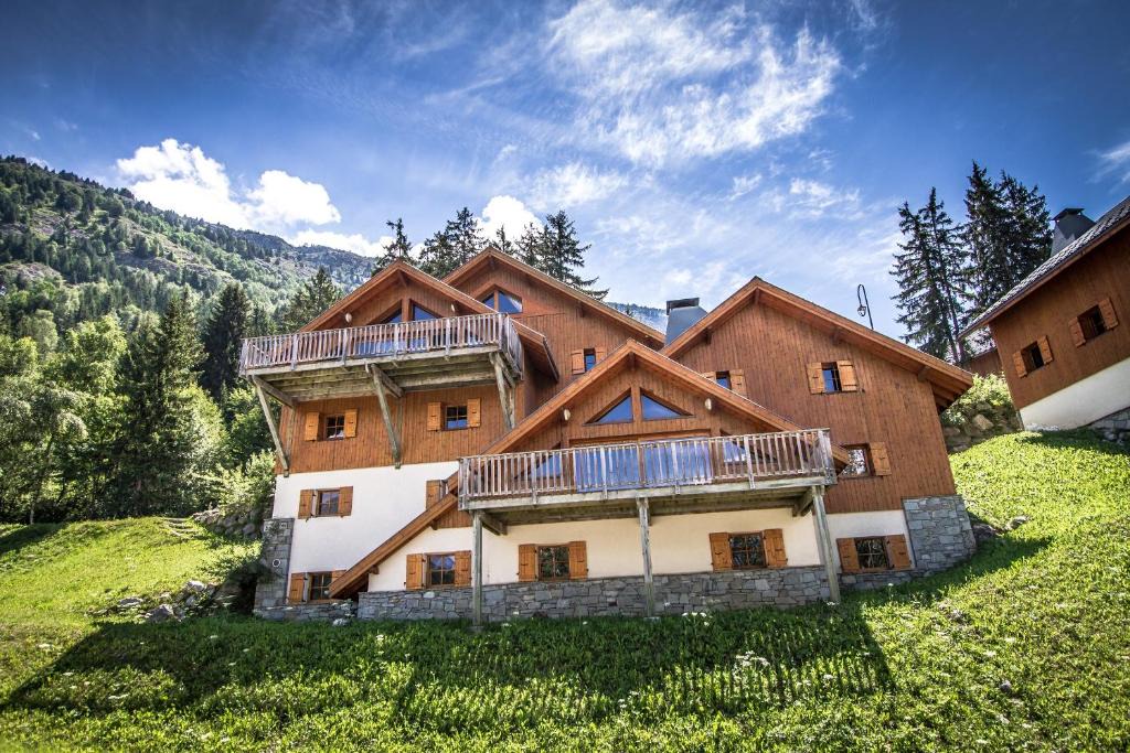 Oz-en-Oisans Bed & Breakfast | Chalet Beyond - Gelinotte
