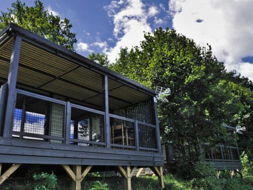 Vic-sur-Cere Other | Chalet cosy de 6 personnes avec terrasse à Vic-sur-Cère - API-1-52-1255