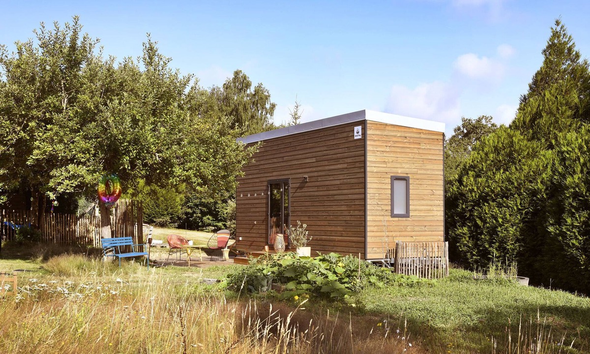 Vertou Ski Chalet | Chalet 'La Tiny House De La Blandinière' with Private Terrace, Shared Garden and Wi-Fi