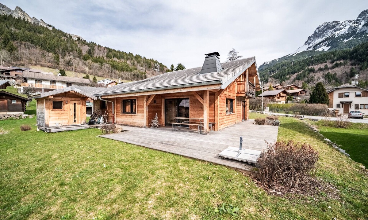 Bernex Ski Chalet | Chalet le Télémark, Bernex, up to 13 guests, mountain view of Dent d’Oche
