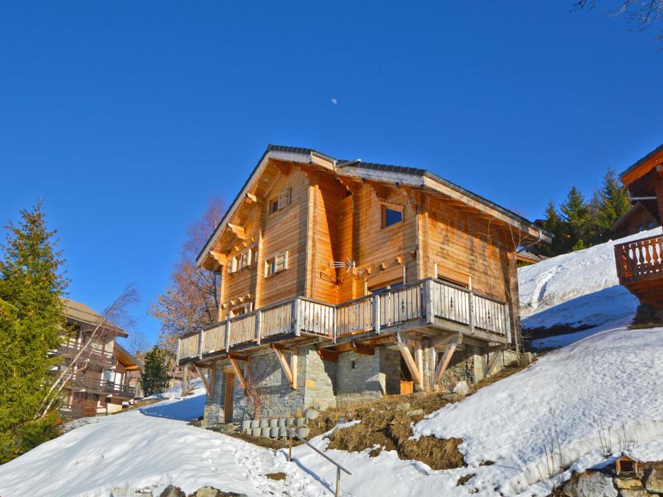 Montalbert Ski Chalet | Chalet Phoenix