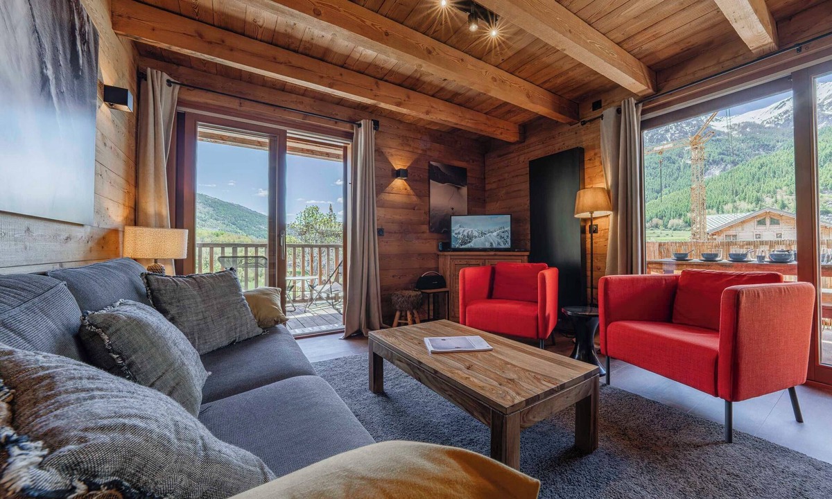 Monetier-les-Bains Apartment | Chalet Soleil+terrasses+vue Appartement Prestige Serrechevalierholidays