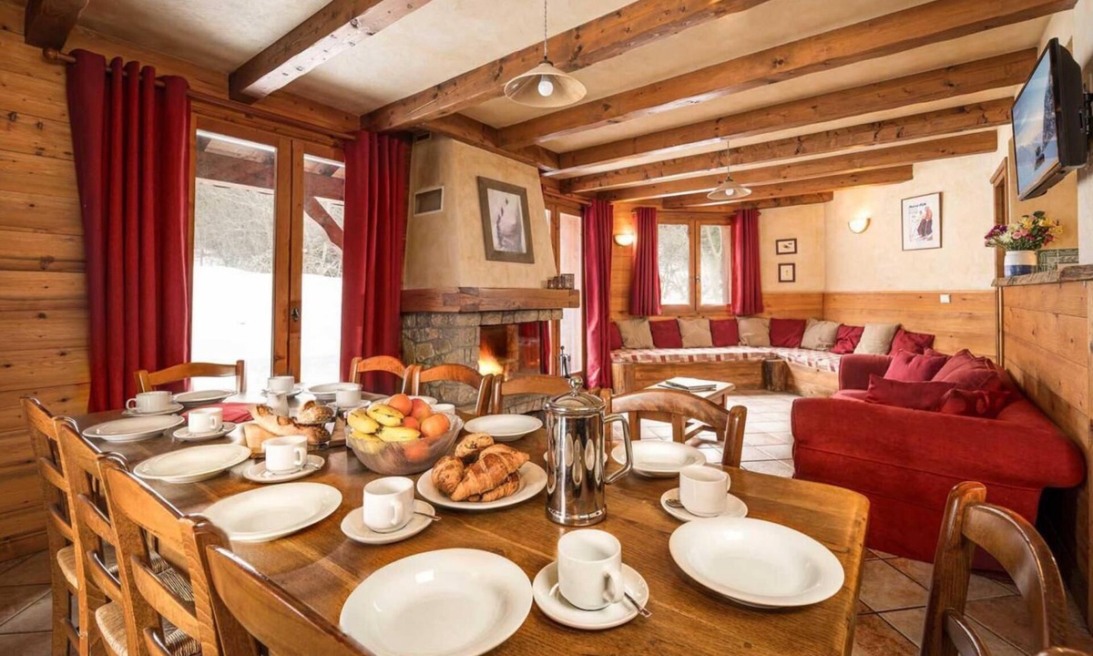 La Perriere Ski Chalet | Chalet, terrace, fireplace or stove, parking, tv, ski locker, 160m², La Tania