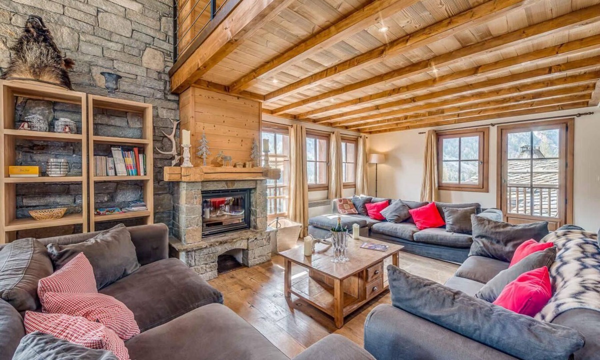 Les Brevieres Ski Chalet | Chalet, view ski slopes, sauna, terrace, balcony, fireplace or stove, tv, ski locker, 170m², Tignes