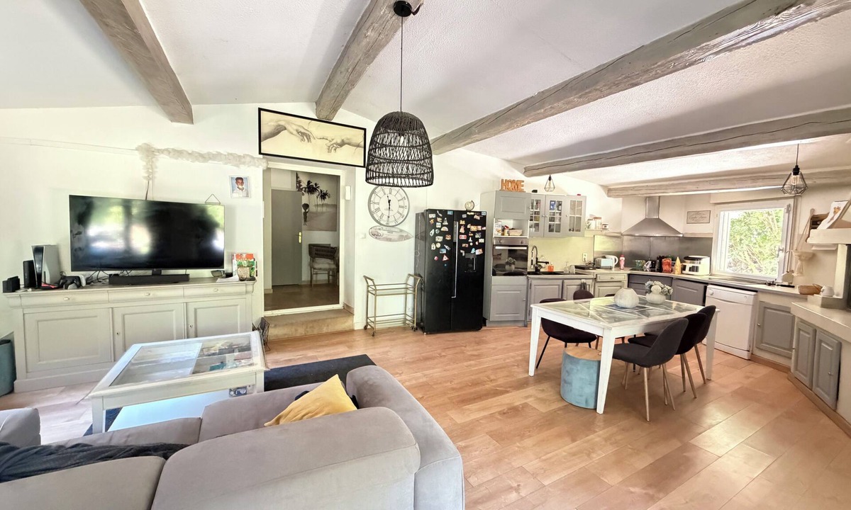 Althen-des-Paluds House | Charming 2-bedroom townhouse with a garden, 15 minutes from Avignon.