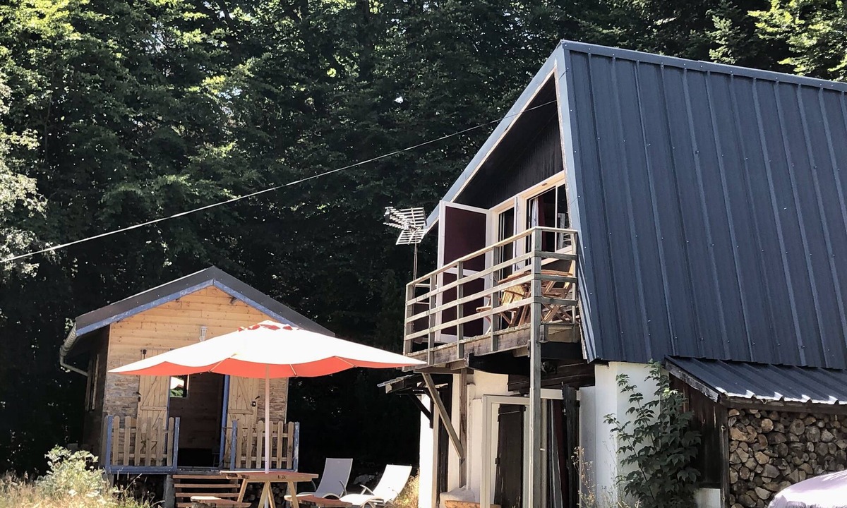 Saint-Antheme Ski Chalet | Charming chalet in the Forez mountains