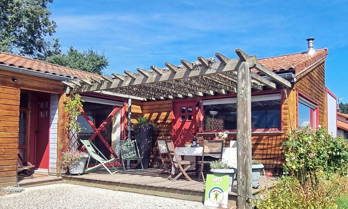 Montbrison Cottage | Charming cottage with garden and private terrace in Montbrison