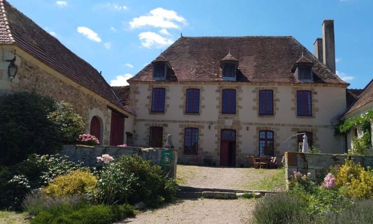 Lussat House | Charming gîte Domaine des Glycines heated pool Lussat Limousin 6-12 pers