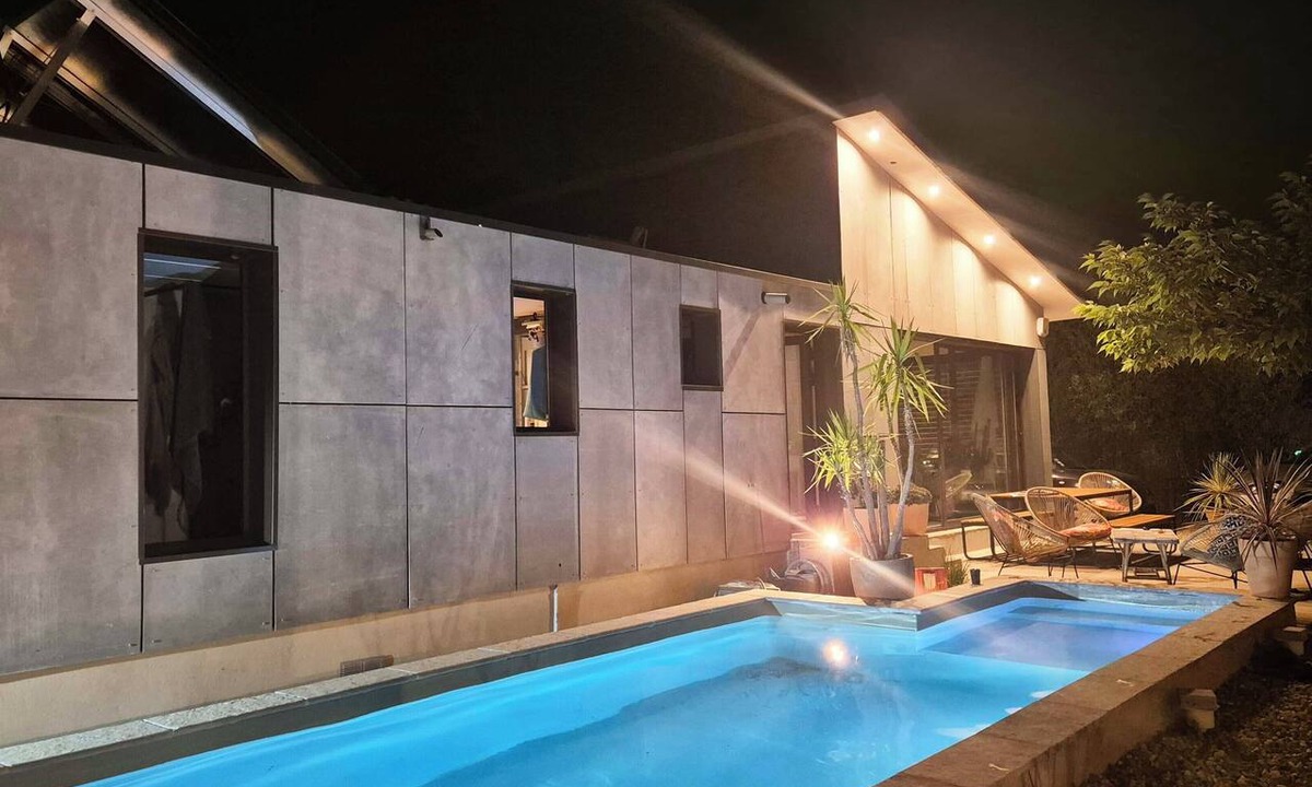 Quartier des Espesses House | Charming villa in a quiet location, just 5 minutes from downtown Nîmes. The Countryside in the City!