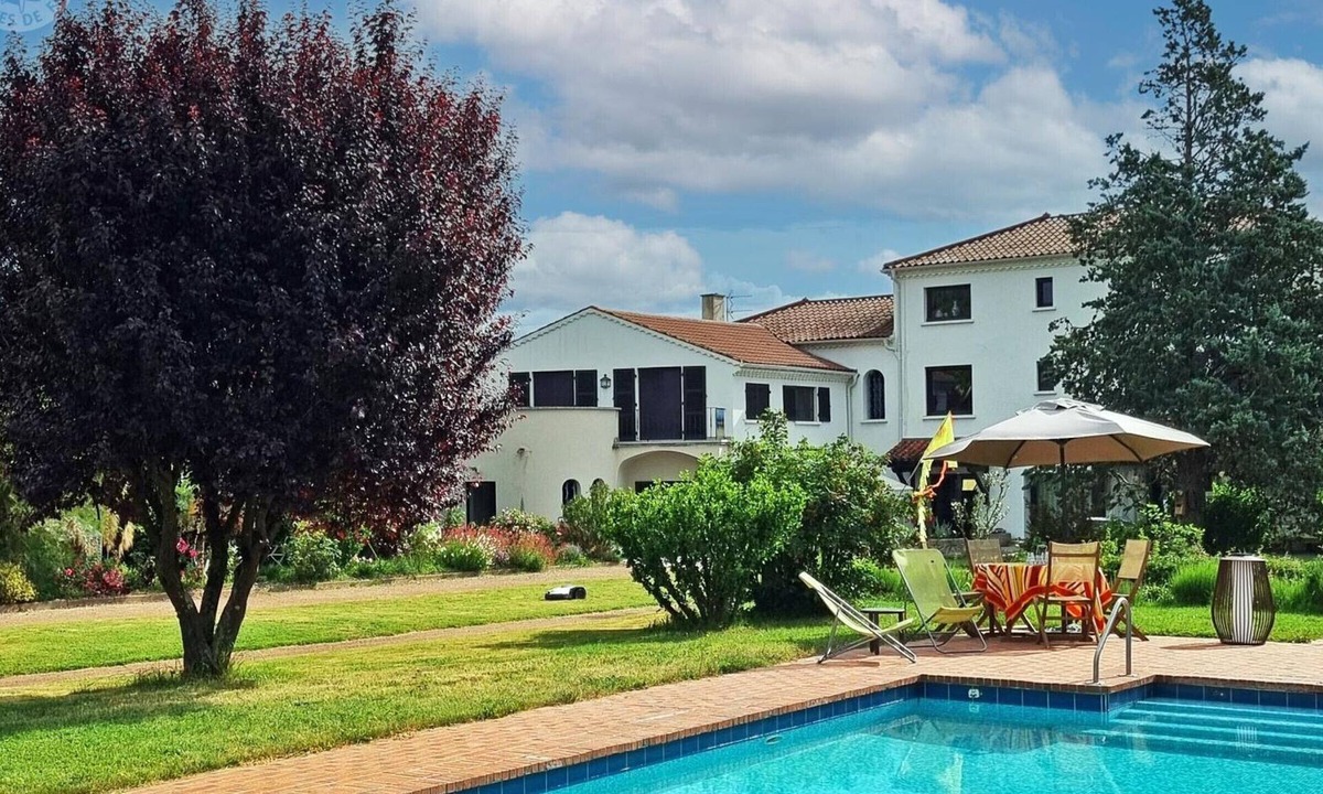 Saint-Romain-le-Puy Cottage | Comfortable house, nature and heritage - 6 guests